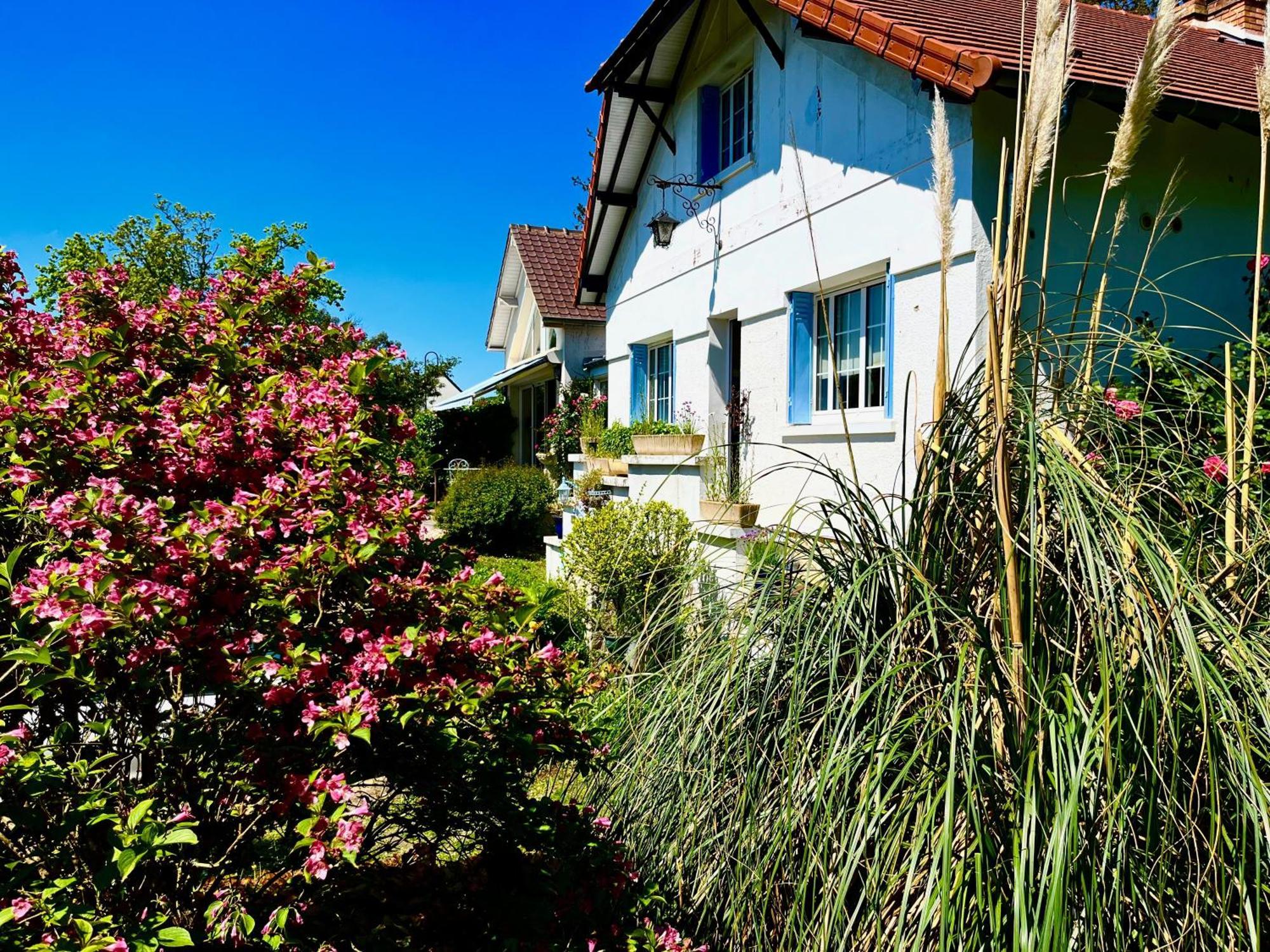 Le Jardin Enchante Hotel Живерни Екстериор снимка